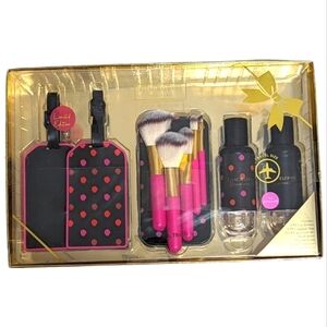 NIB Isaac Mizrahi New York Limited Edition Professional Travel Kit